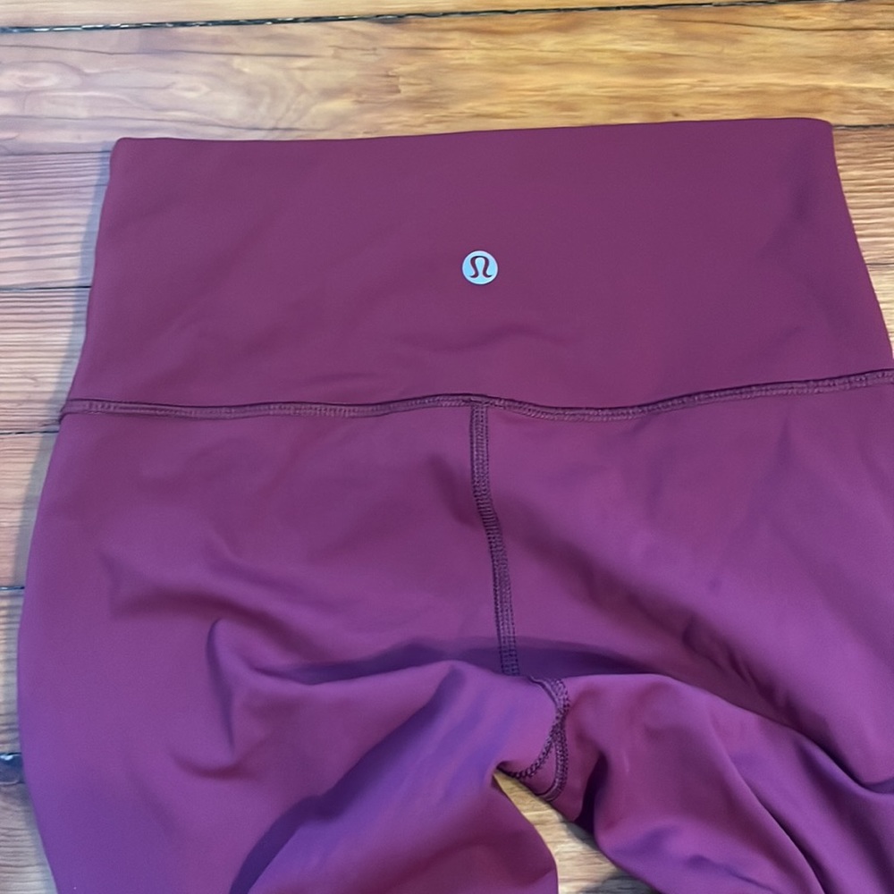 Lululemon High Rise Wunder Under 28" - Luxtreme - Red - Picture 2 of 5